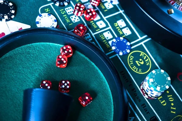 gelora4d app showing slot game interface with Aviator and Sweet Bonanza on mobile screen